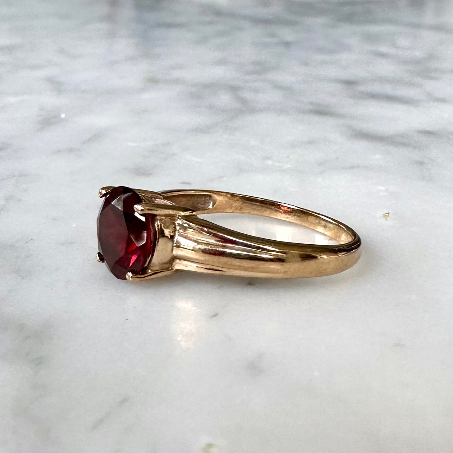 Antique 9ct Garnet Solitaire Ring