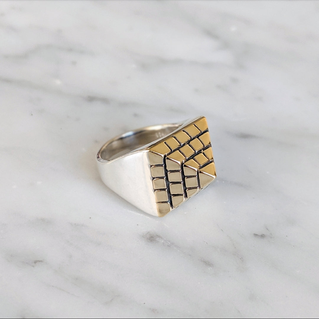 Pyramid Ring