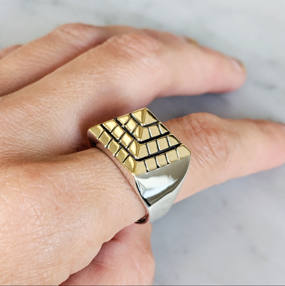 Pyramid Ring